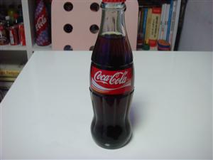 Coca Cola klasik şişe renkli desen