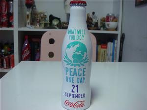 Coca Cola Peace One Day şişesi