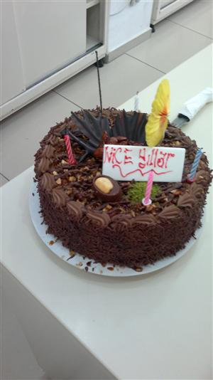 Efe Eczanesinde Doğum günü pastası....