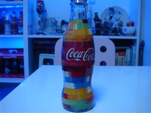 Coca Cola İtalya eller şişesi