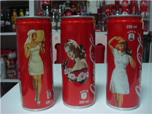 Coca Cola kutu kızlar serisi